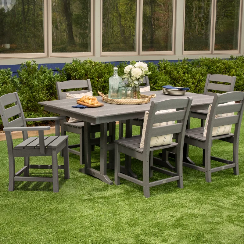 Chairs & Ottomans